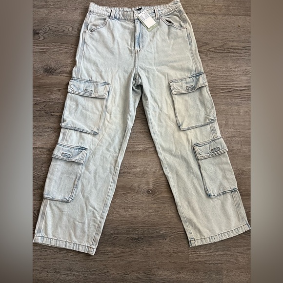 H&M Denim - H&M cargo denim light wash straight leg jeans size 12